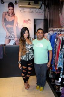 Aline Campos feet photo thumbnail