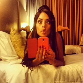 Aline Campos feet photo thumbnail