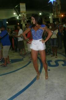 Aline Campos feet photo thumbnail