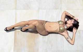 Aline Campos feet photo thumbnail