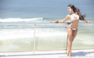 Aline Campos feet photo thumbnail