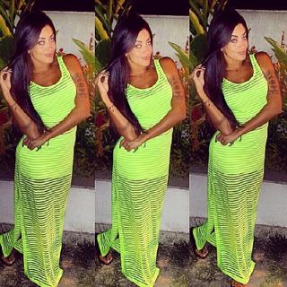 Aline Campos feet photo thumbnail