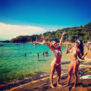 Aline Campos feet photo thumbnail