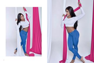 Aline Campos feet photo thumbnail