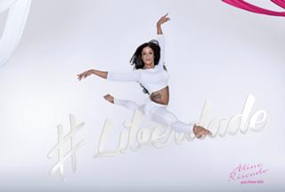 Aline Campos feet photo thumbnail