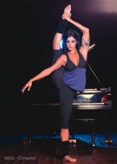 Aline Campos feet photo thumbnail