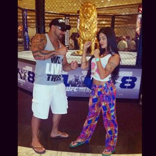 Aline Campos feet photo thumbnail