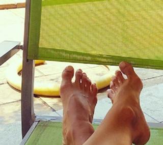 Aline Campos feet photo thumbnail