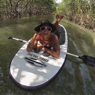 Aline Campos feet photo thumbnail