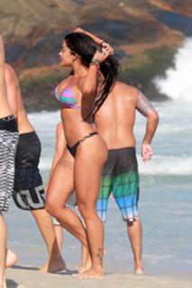 Aline Campos feet photo thumbnail