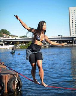 Aline Campos feet photo thumbnail