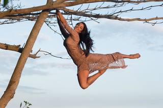 Aline Campos feet photo thumbnail