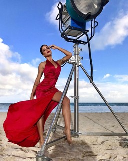 Aline Campos feet photo thumbnail