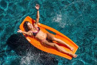 Aline Campos feet photo thumbnail