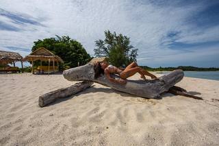 Aline Campos feet photo thumbnail