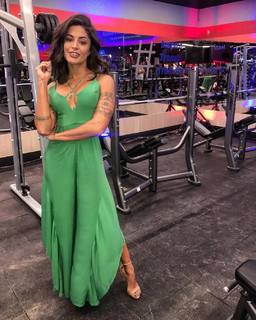 Aline Campos feet photo thumbnail