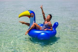 Aline Campos feet photo thumbnail