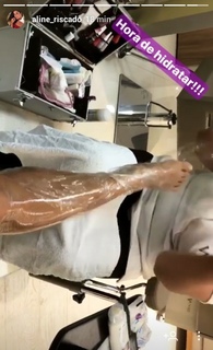 Aline Campos feet photo thumbnail