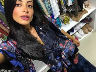 Aline Campos feet photo thumbnail