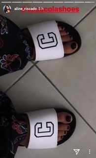 Aline Campos feet photo thumbnail