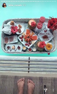 Aline Campos feet photo thumbnail