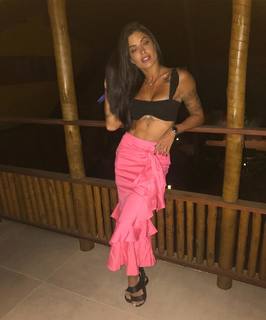 Aline Campos feet photo thumbnail