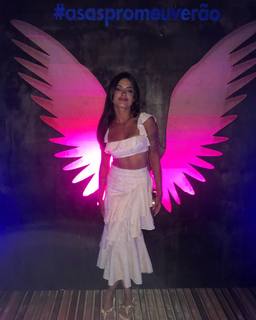 Aline Campos feet photo thumbnail