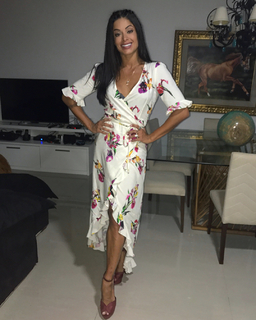 Aline Campos feet photo thumbnail