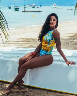 Aline Campos feet photo thumbnail