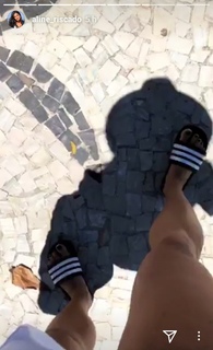 Aline Campos feet photo thumbnail