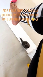 Aline Campos feet photo thumbnail