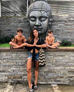 Aline Campos feet photo thumbnail