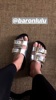 Aline Campos feet photo thumbnail