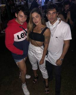 Aline Campos feet photo thumbnail