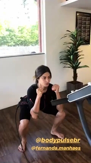 Aline Campos feet photo thumbnail