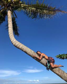 Aline Campos feet photo thumbnail