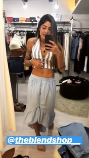 Aline Campos feet photo thumbnail