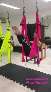 Aline Campos feet photo thumbnail