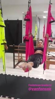 Aline Campos feet photo thumbnail