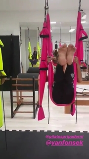 Aline Campos feet photo thumbnail