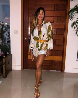 Aline Campos feet photo thumbnail