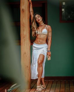 Aline Campos feet photo thumbnail