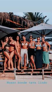 Aline Campos feet photo thumbnail