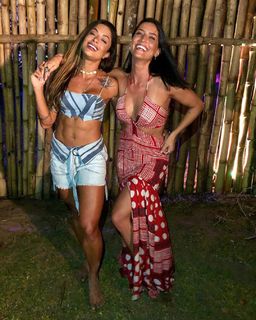 Aline Campos feet photo thumbnail