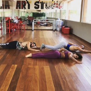 Aline Campos feet photo thumbnail