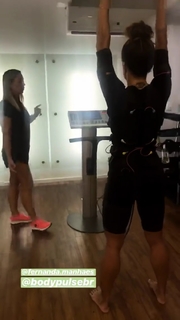 Aline Campos feet photo thumbnail