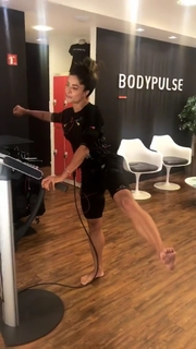 Aline Campos feet photo thumbnail