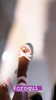 Aline Campos feet photo thumbnail