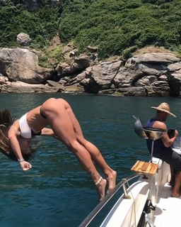 Aline Campos feet photo thumbnail