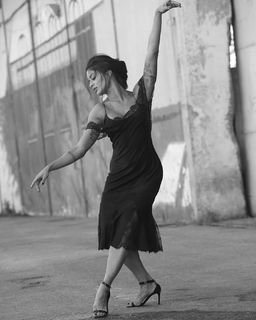 Aline Campos feet photo thumbnail